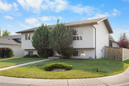 1501 Strathcona Close, Strathmore, AB - Outdoor