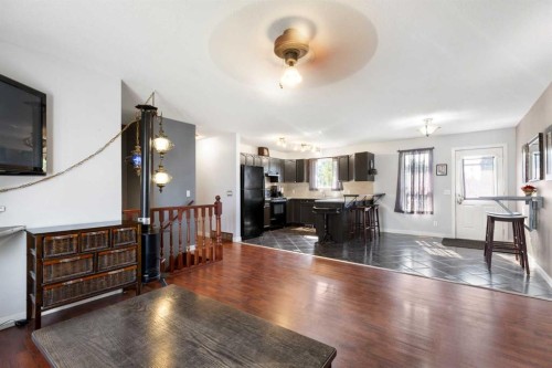 1501 Strathcona Close, Strathmore, AB - Indoor Photo Showing Living Room
