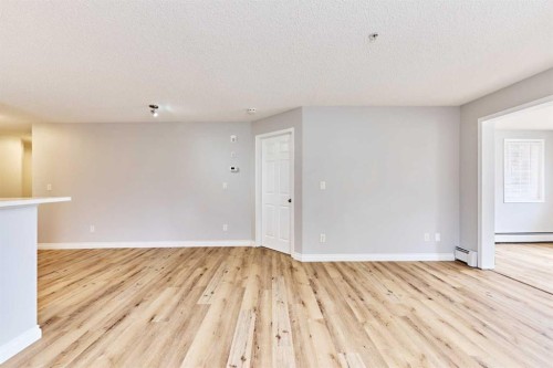 106-126 14 Avenue Sw, Calgary, AB - Indoor Photo Showing Other Room
