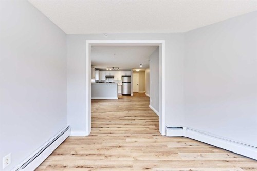 106-126 14 Avenue Sw, Calgary, AB - Indoor Photo Showing Other Room