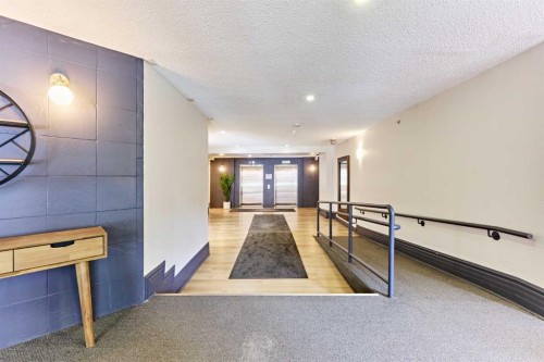 106-126 14 Avenue Sw, Calgary, AB - Indoor Photo Showing Other Room