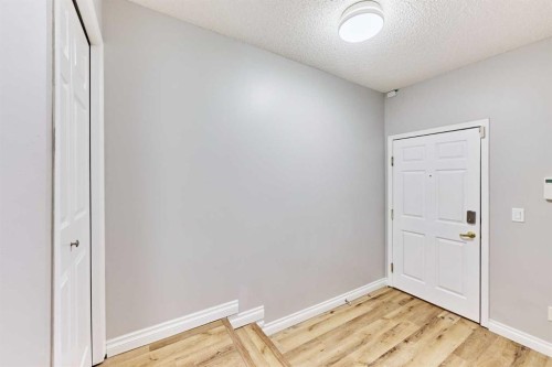 106-126 14 Avenue Sw, Calgary, AB - Indoor Photo Showing Other Room