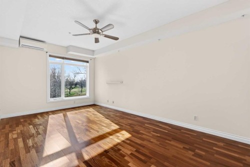 7304-14 Hemlock Crescent Sw, Calgary, AB - Indoor Photo Showing Other Room