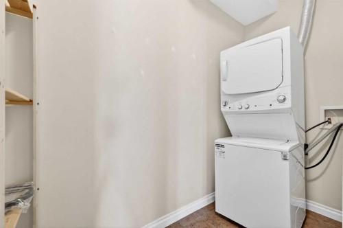 7304-14 Hemlock Crescent Sw, Calgary, AB - Indoor Photo Showing Laundry Room