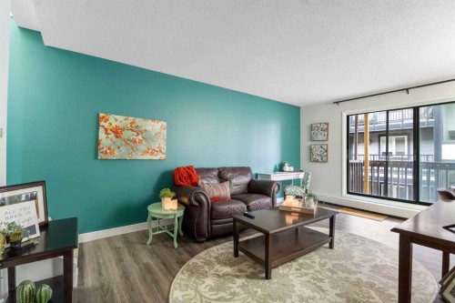 39-3519 49 Street Nw, Calgary, AB - Indoor Photo Showing Living Room