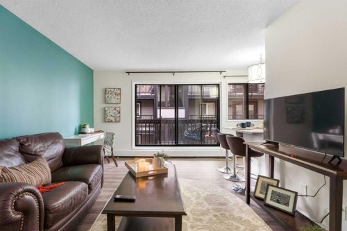 39-3519 49 Street Nw, Calgary, AB - Indoor Photo Showing Living Room