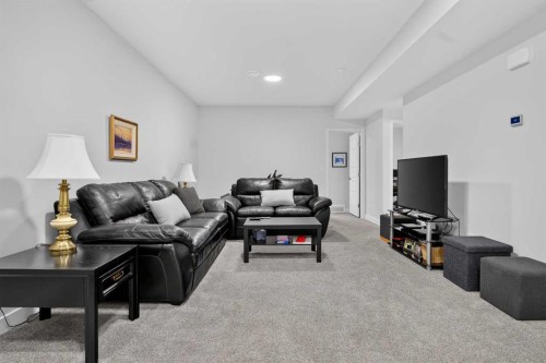 318 Marina Cove Se, Calgary, AB - Indoor Photo Showing Other Room