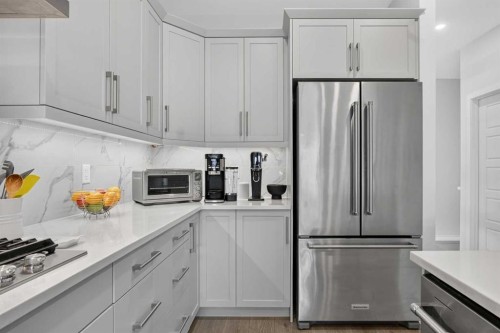 318 Marina Cove Se, Calgary, AB - Indoor Photo Showing Kitchen
