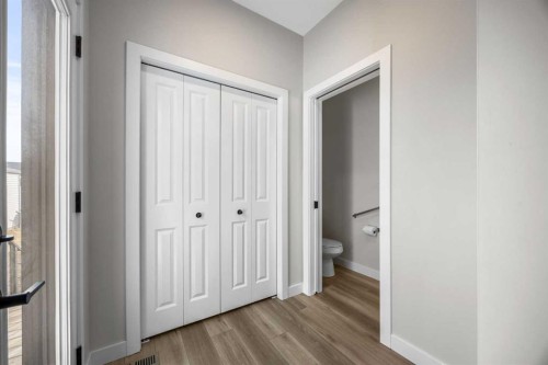 211 Silverton Glen Crescent Sw, Calgary, AB - Indoor Photo Showing Other Room