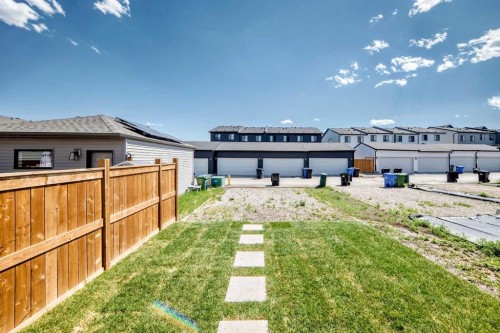 211 Silverton Glen Crescent Sw, Calgary, AB - Outdoor