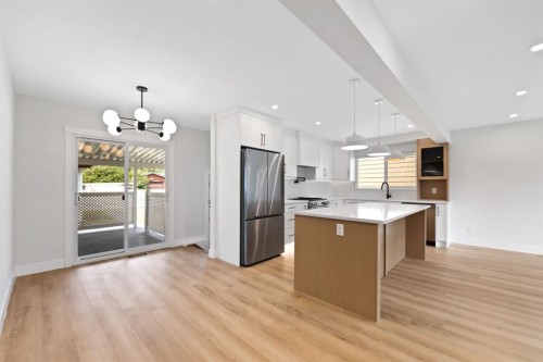 439 Arlington Drive Se, Calgary, AB - Indoor Photo Showing Kitchen With Stainless Steel Kitchen