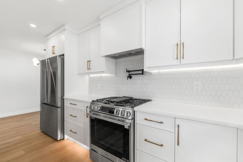 439 Arlington Drive Se, Calgary, AB - Indoor Photo Showing Kitchen With Stainless Steel Kitchen With Upgraded Kitchen