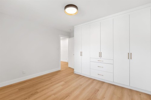 439 Arlington Drive Se, Calgary, AB - Indoor Photo Showing Other Room