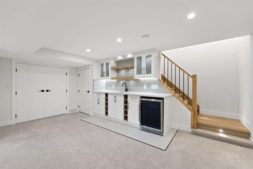 439 Arlington Drive Se, Calgary, AB - Indoor Photo Showing Other Room
