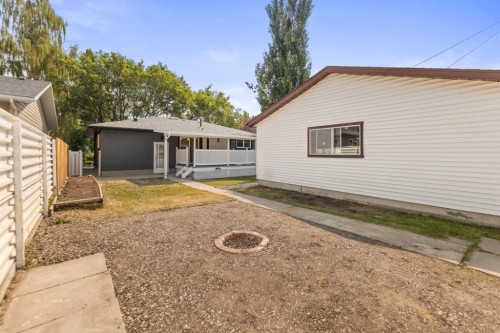 439 Arlington Drive Se, Calgary, AB - Outdoor With Exterior
