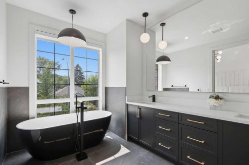 136 10 Avenue Nw, Calgary, AB - Indoor Photo Showing Bathroom