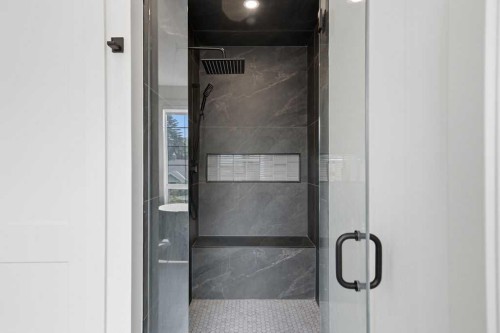 136 10 Avenue Nw, Calgary, AB - Indoor Photo Showing Other Room