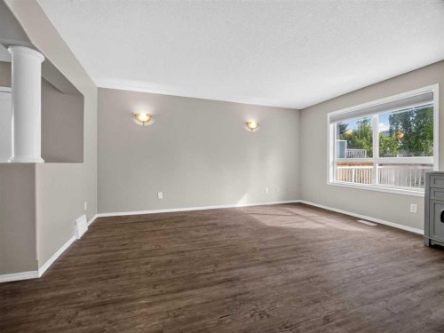 14 Wells Court, Leduc, AB - Indoor Photo Showing Other Room