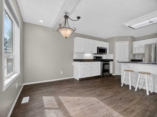 14 Wells Court, Leduc, AB - Indoor Photo Showing Kitchen