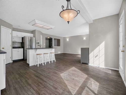 14 Wells Court, Leduc, AB - Indoor Photo Showing Kitchen