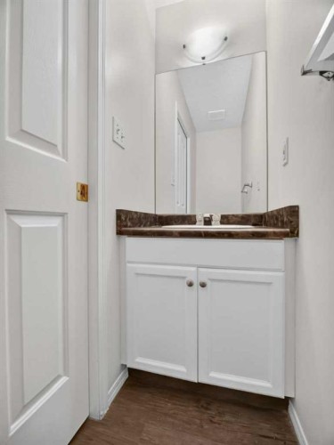 14 Wells Court, Leduc, AB - Indoor Photo Showing Bathroom