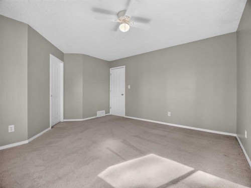 14 Wells Court, Leduc, AB - Indoor Photo Showing Other Room