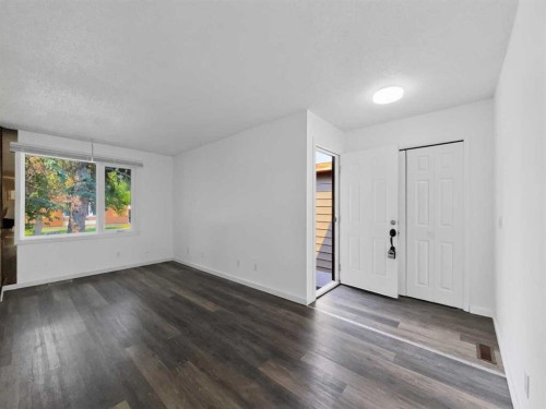 207 Deer Ridge Way Se, Calgary, AB - Indoor