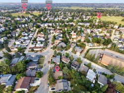 207 Deer Ridge Way SE Calgary, AB T2J 5Y8