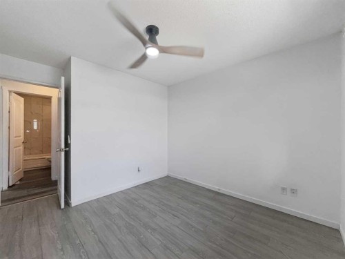 207 Deer Ridge Way Se, Calgary, AB - Indoor Photo Showing Other Room