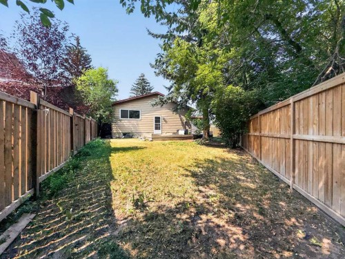 207 Deer Ridge Way Se, Calgary, AB - Outdoor