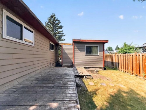 207 Deer Ridge Way Se, Calgary, AB - Outdoor With Exterior