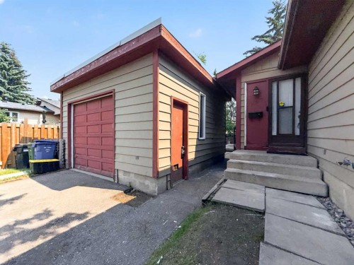 207 Deer Ridge Way Se, Calgary, AB - Outdoor