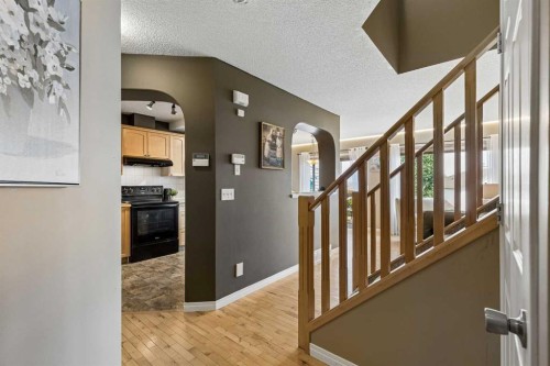 10-117 Bow Ridge Drive, Cochrane, AB - Indoor Photo Showing Other Room