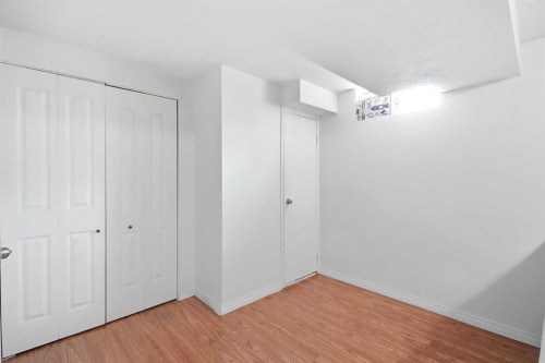 40 Penworth Place Se, Calgary, AB - Indoor Photo Showing Other Room