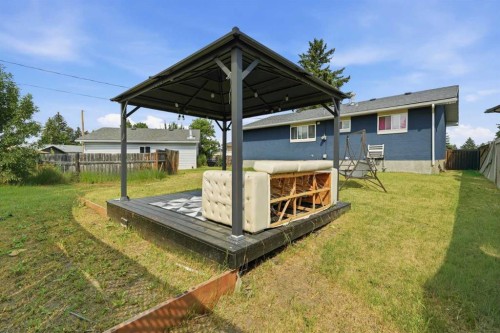 40 Penworth Place Se, Calgary, AB - Outdoor
