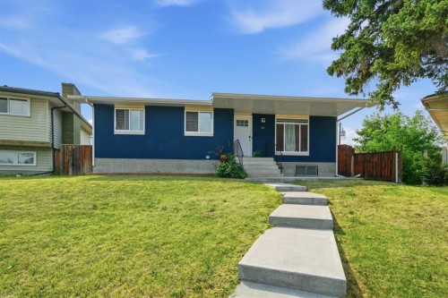 40 Penworth Place Se, Calgary, AB - Outdoor