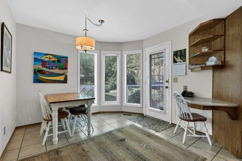 22 Varsity Estates View Nw, Calgary, AB - Indoor Photo Showing Dining Room