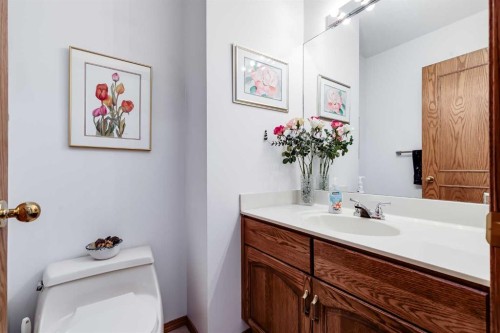 22 Varsity Estates View Nw, Calgary, AB - Indoor Photo Showing Bathroom