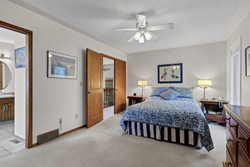 22 Varsity Estates View Nw, Calgary, AB - Indoor Photo Showing Bedroom