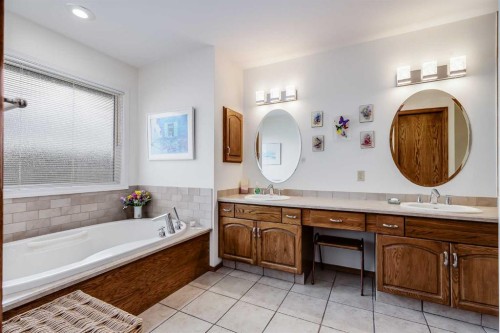 22 Varsity Estates View Nw, Calgary, AB - Indoor Photo Showing Bathroom