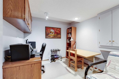 22 Varsity Estates View Nw, Calgary, AB - Indoor Photo Showing Office