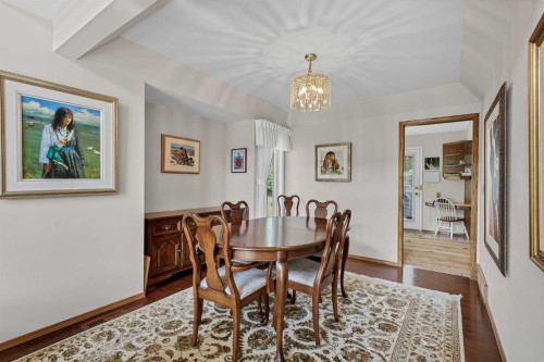 22 Varsity Estates View Nw, Calgary, AB - Indoor Photo Showing Dining Room