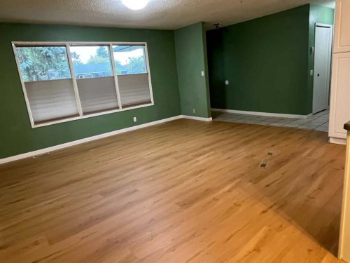 5820 Rundlehorn Drive Ne, Calgary, AB - Indoor Photo Showing Other Room