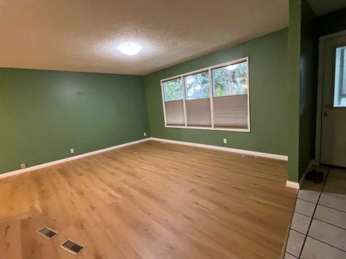 5820 Rundlehorn Drive Ne, Calgary, AB - Indoor Photo Showing Other Room