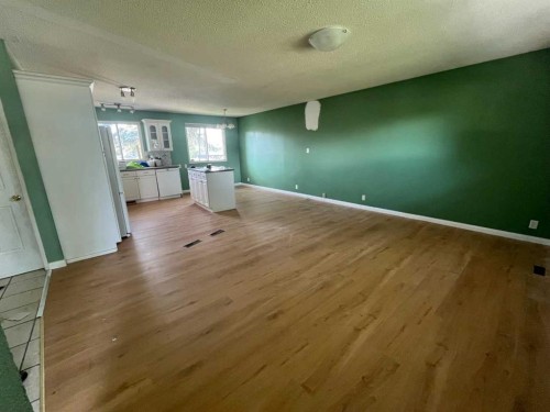 5820 Rundlehorn Drive Ne, Calgary, AB - Indoor Photo Showing Other Room
