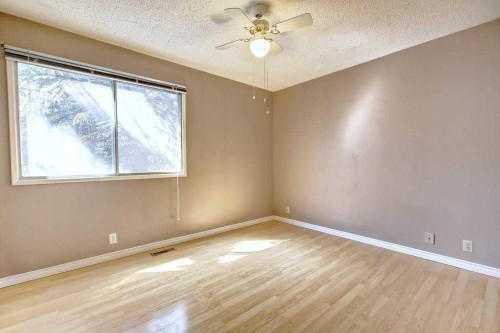 5820 Rundlehorn Drive Ne, Calgary, AB - Indoor Photo Showing Other Room