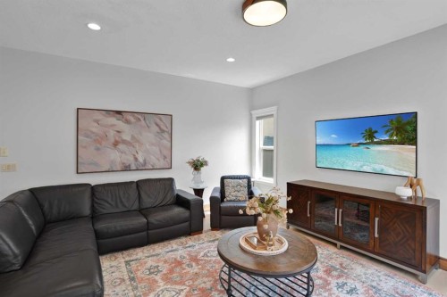 45 Sherwood View Nw, Calgary, AB - Indoor Photo Showing Living Room
