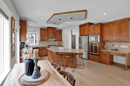45 Sherwood View Nw, Calgary, AB - Indoor Photo Showing Kitchen