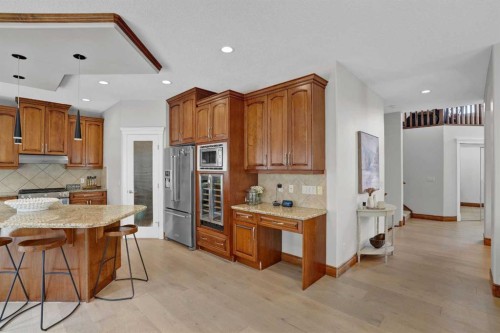 45 Sherwood View Nw, Calgary, AB - Indoor Photo Showing Kitchen
