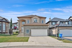 45 Sherwood View NW Calgary, AB T3P 1P1